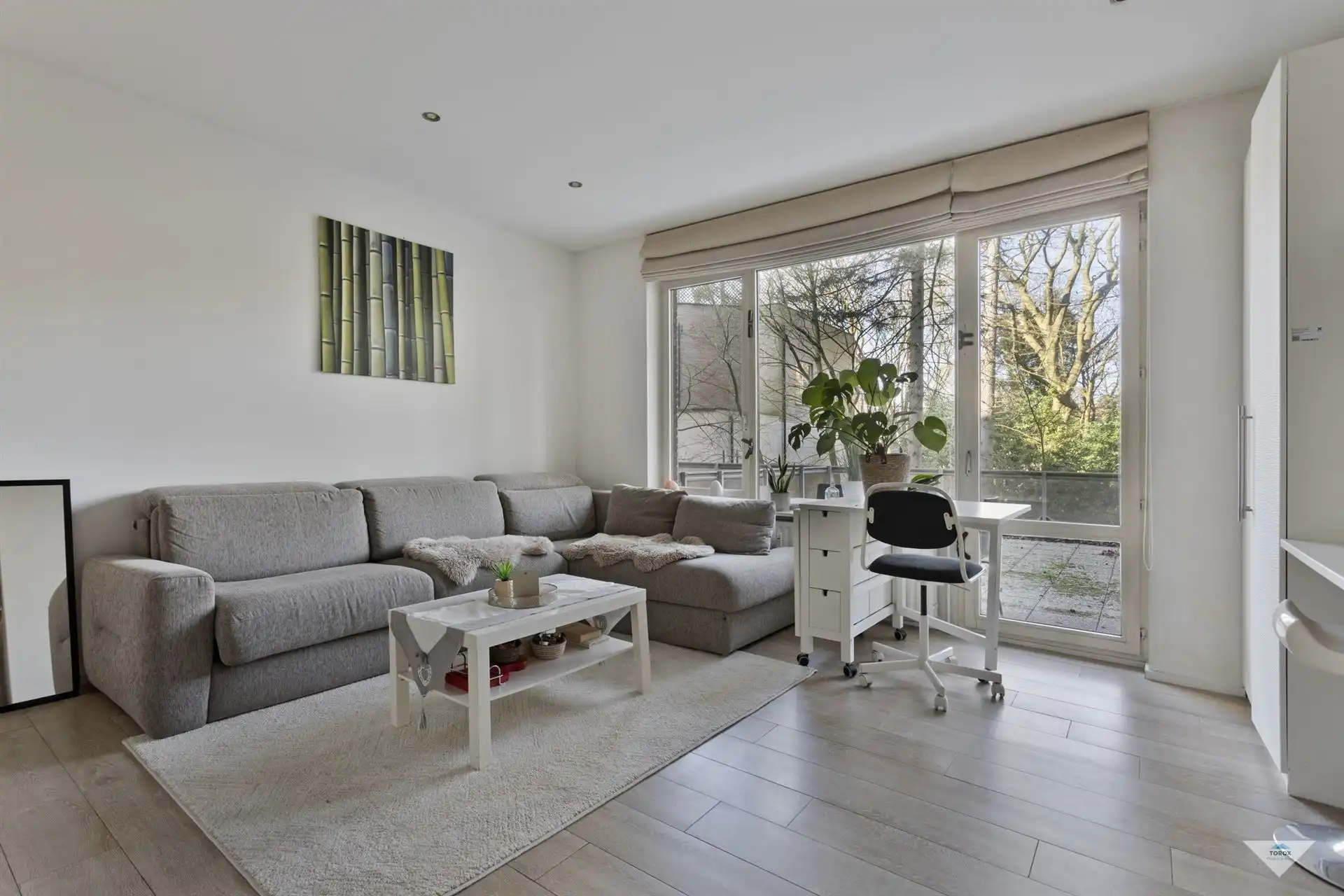 Aangename studio met groot terras en groen uitzicht foto {{pictureIndex}}