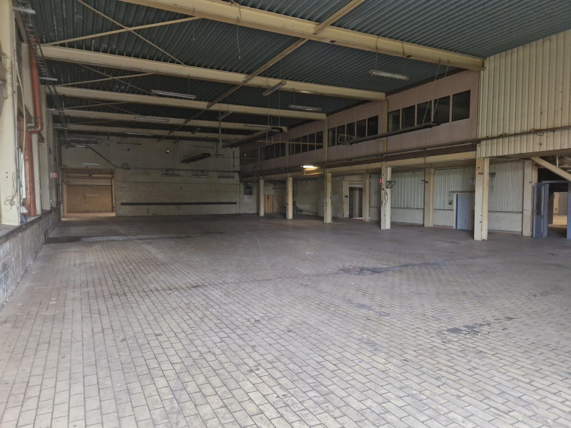 MAGAZIJN UNIT 2 1.400 m2 foto 3