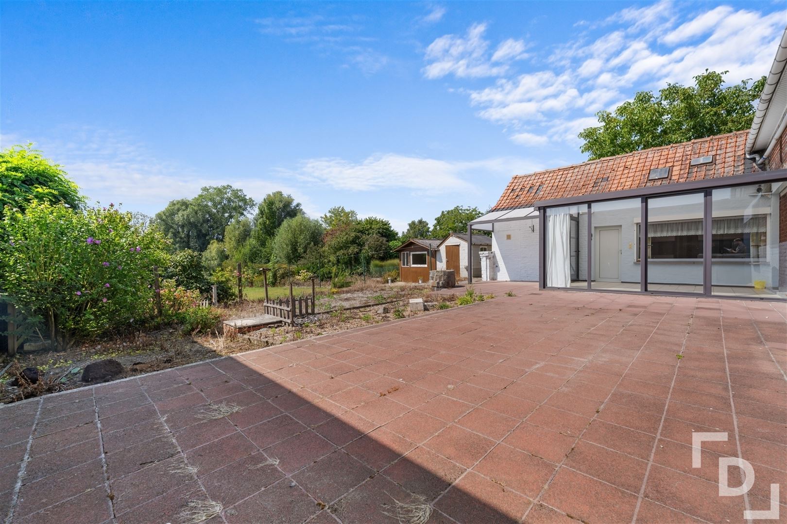 Ruime te renoveren woning te koop in Geluveld. foto 35