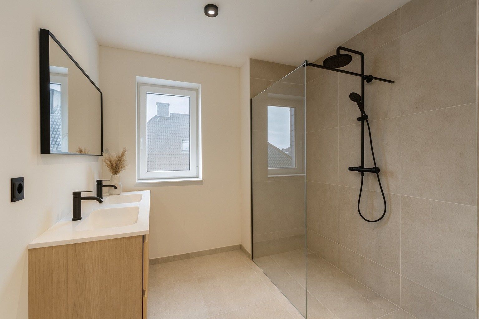 Zeer ruim penthouse met twee slaapkamers, ruim terras en garage - NOG 2 EENHEDEN BESCHIKBAAR! foto 3