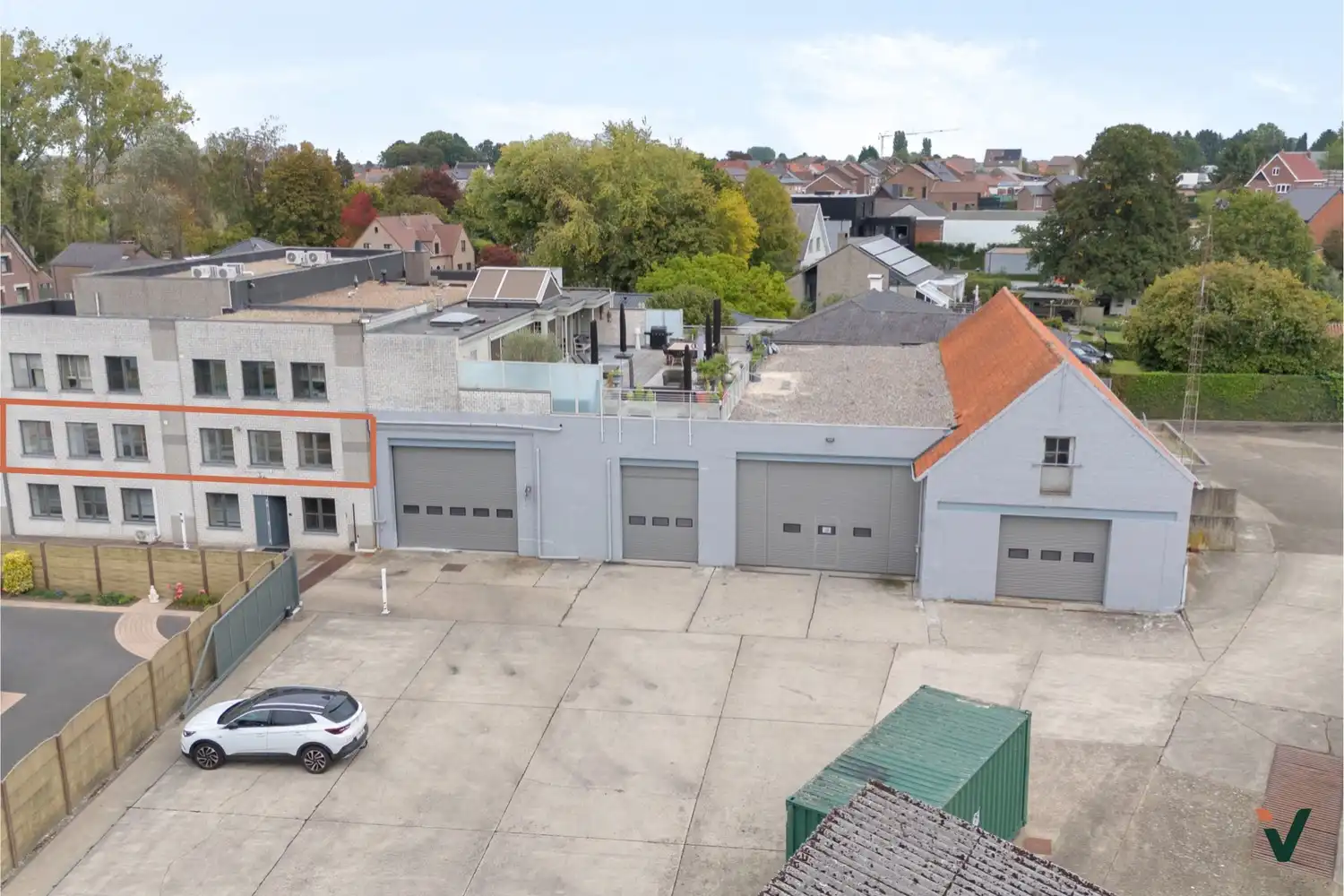Unieke vastgoedopportuniteit! Ruim bedrijfscomplex met 2 appartementen en exclusief penthouse op 46a 55ca! foto 100