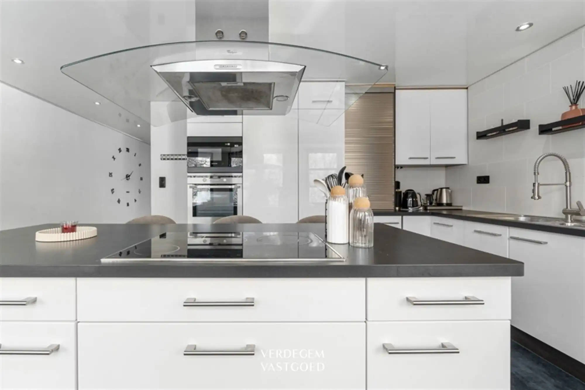 Handelsruimte of atelier met mooi woongedeelte in hartje Zelzate foto 9