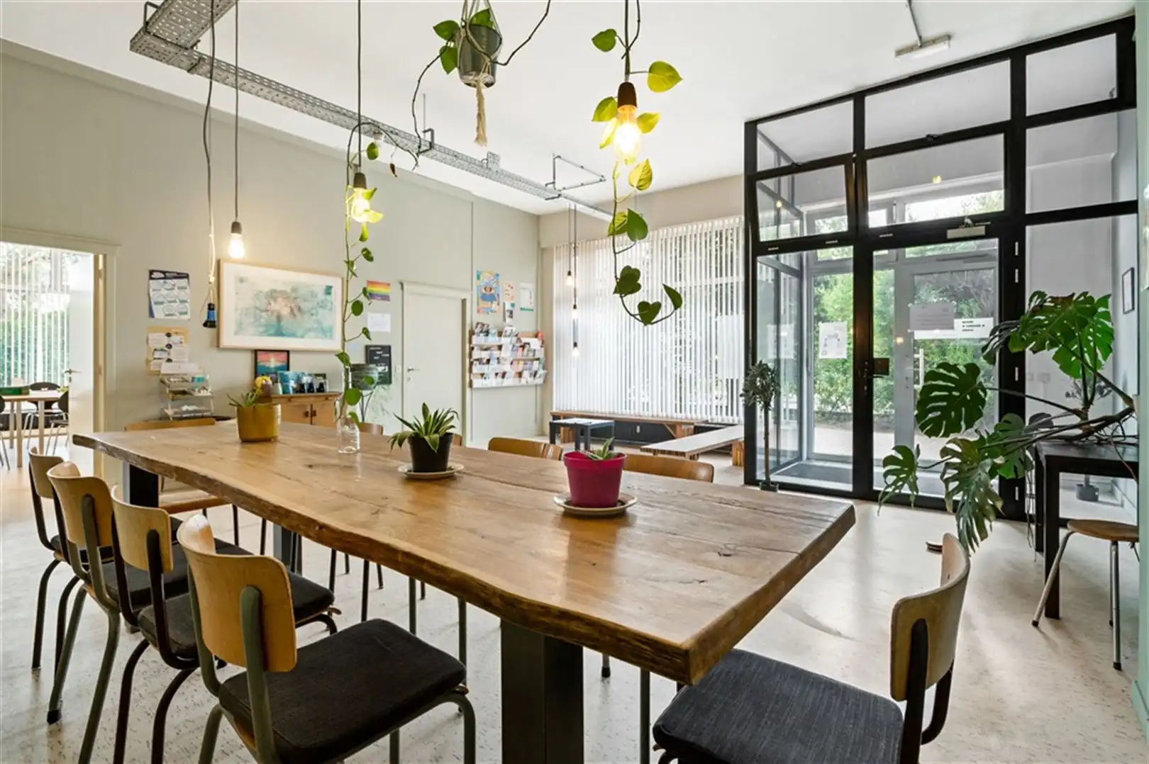 Gelijkvloers hoekkantoor te koop op topliggingop 't Zuid foto 20