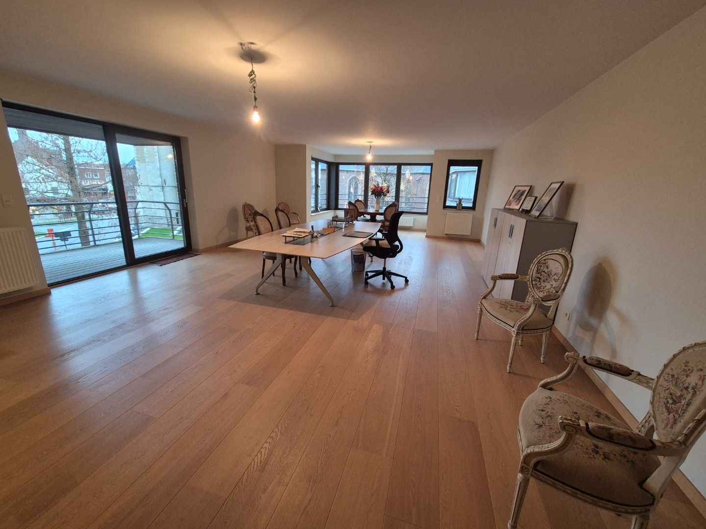 Luxueus en Ruim Hoekappartement in Centrum Roeselare foto 3