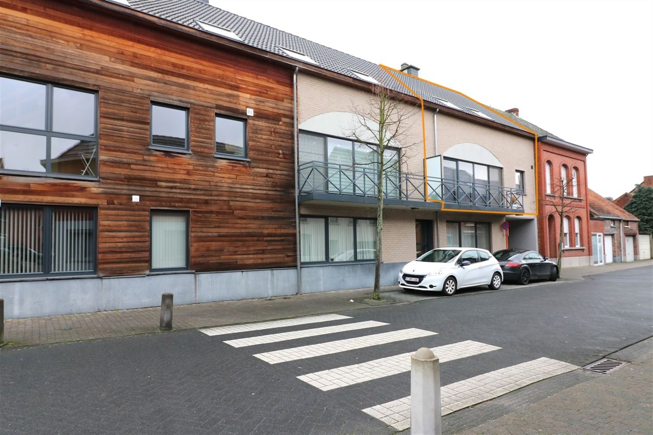 Fraaie loft met 3 slpk. en  twee autostaanplaatsen foto {{pictureIndex}}