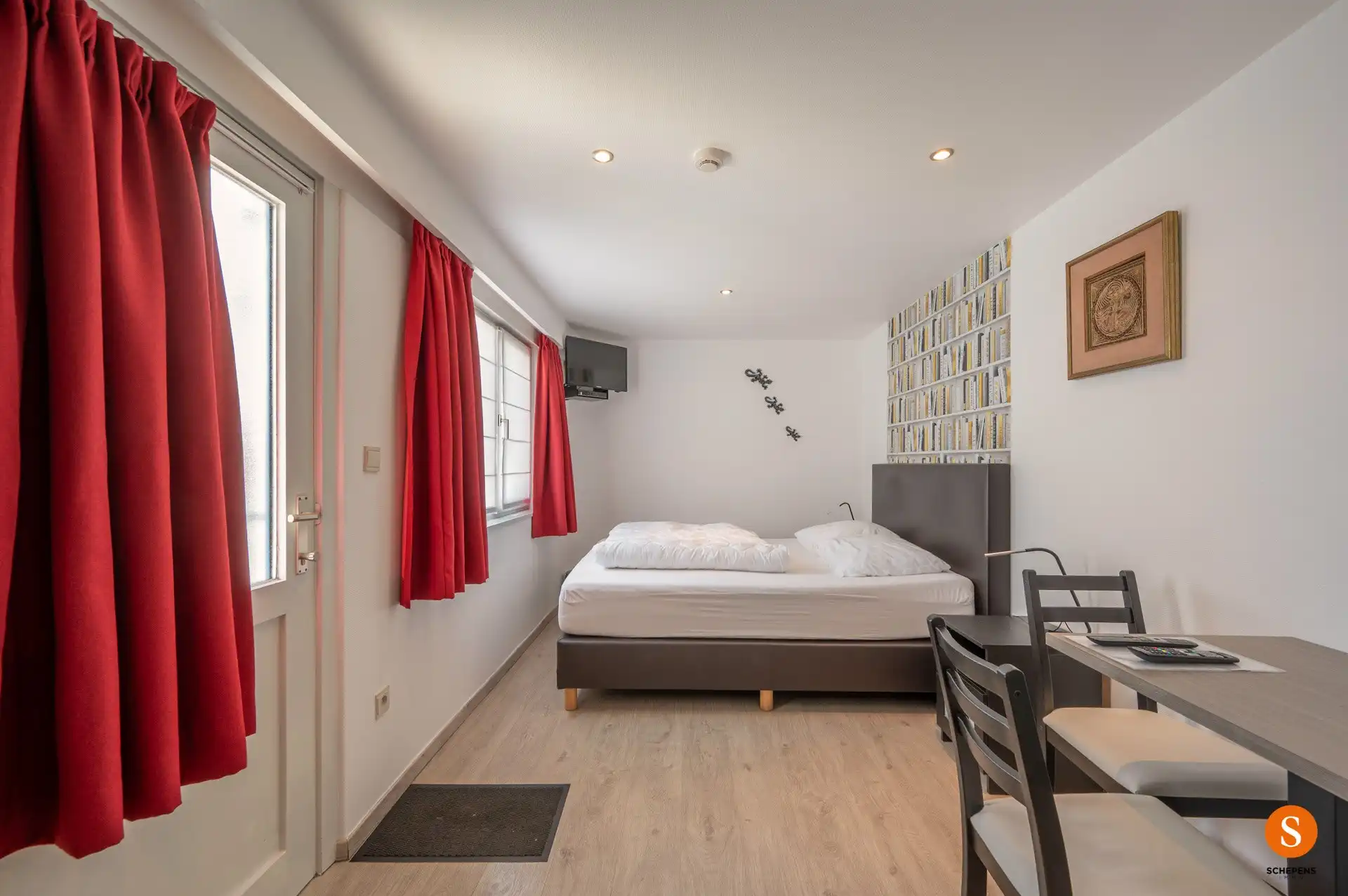 TE KOOP – Verhuurde B&B met 7 kamers én privé-woonst voor uitbaters in hartje De Haan. foto 27