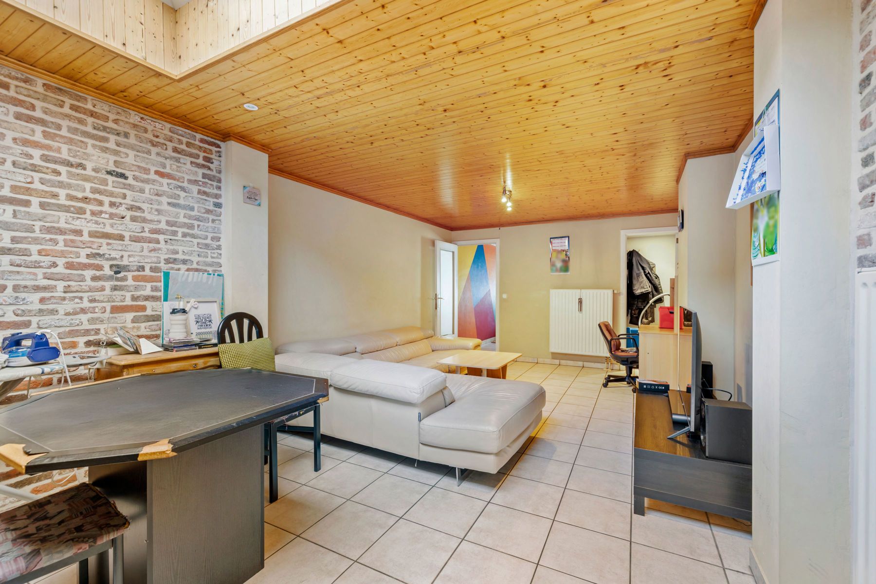 Charmante rijwoning met koer op geliefde locatie foto 4