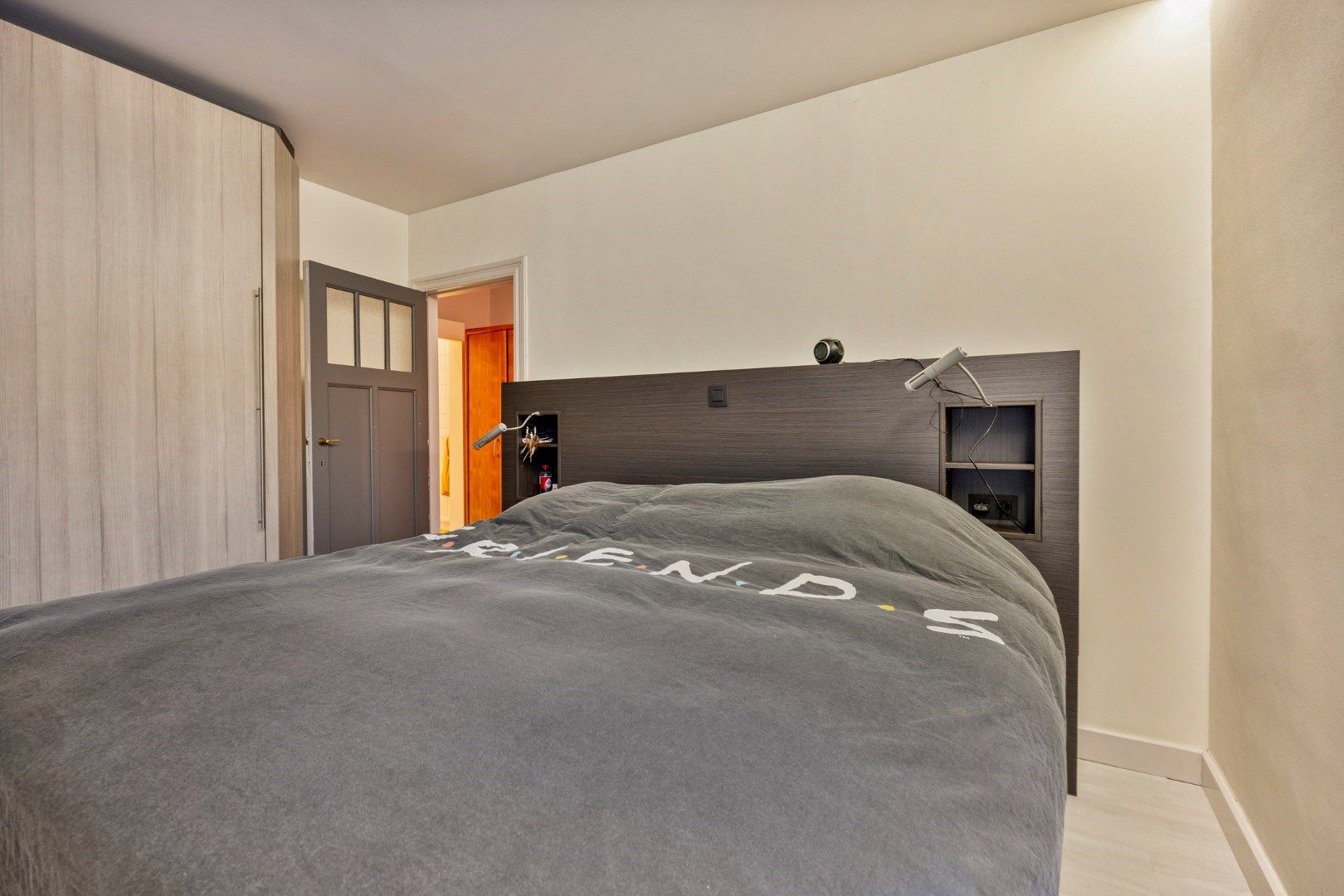 Ruim ingedeelde woning met 4 slpks op een mooi perceel van 21 are met achterliggend groen. foto 16