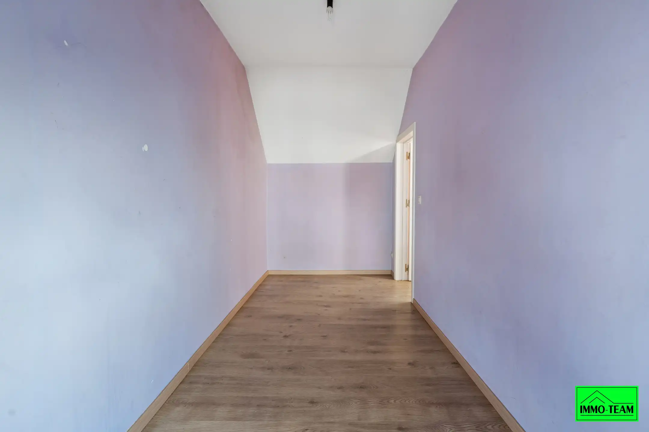 Te renoveren woning in rustige straat in Asse foto 17