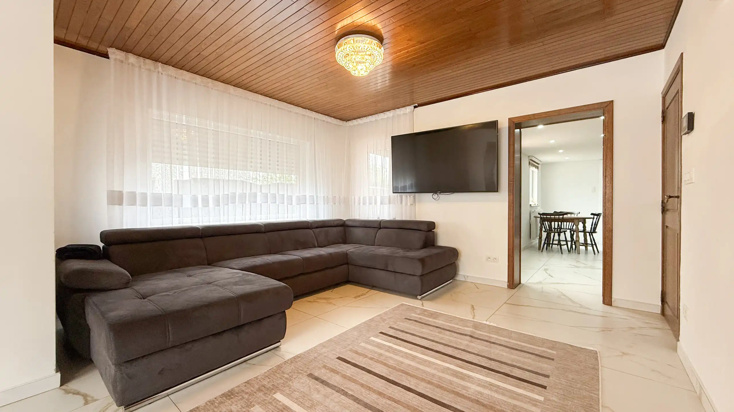 Volledig vernieuwde woning met 4 slp en uitstekende ligging! foto 2