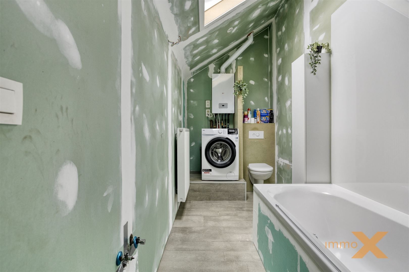 GEZELLIGE GROTENDEELS GERENOVEERDE WONING MET TUIN foto 9