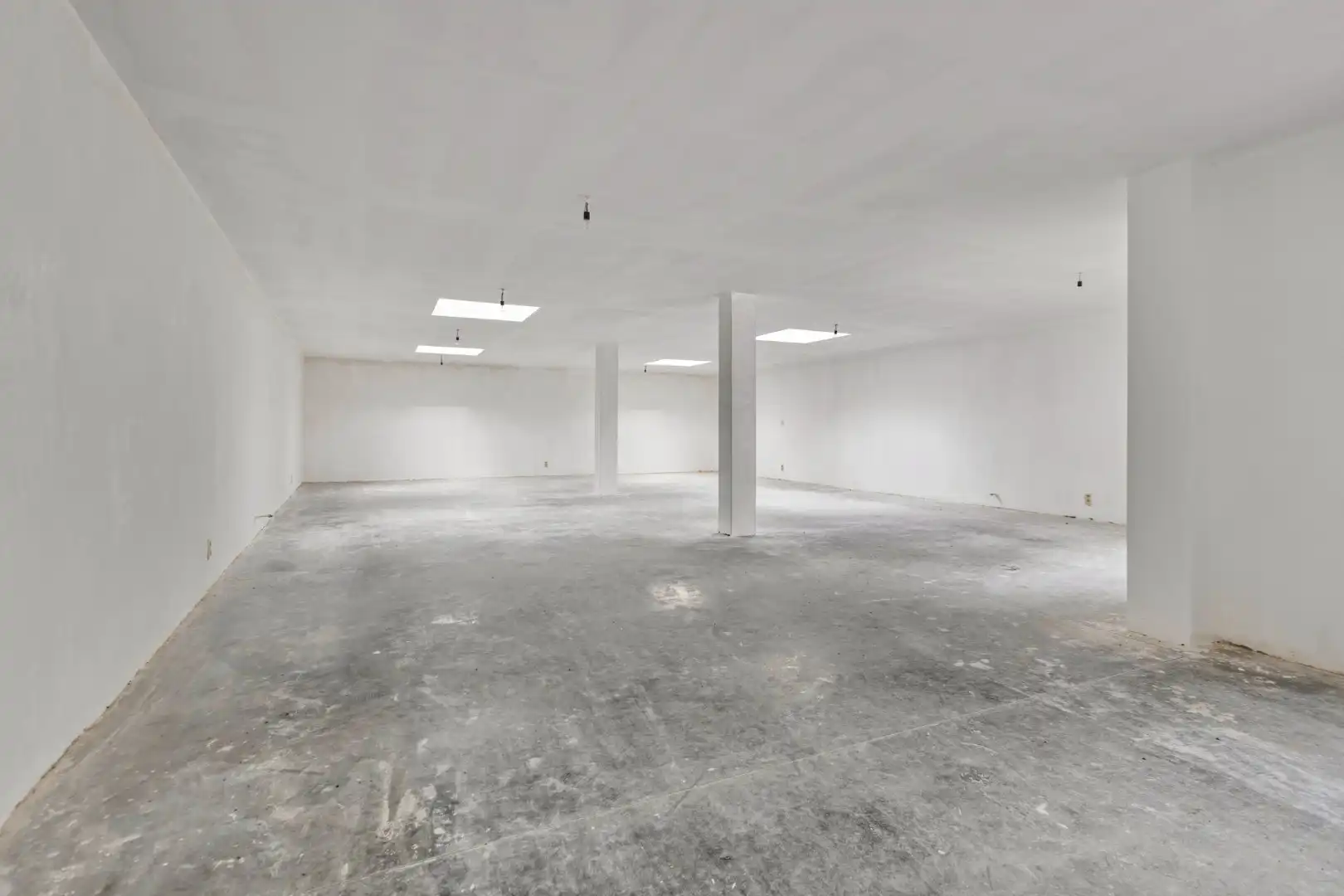 Ruime handelspand van 243 m² centraal gelegen in Mol centrum !  foto 10