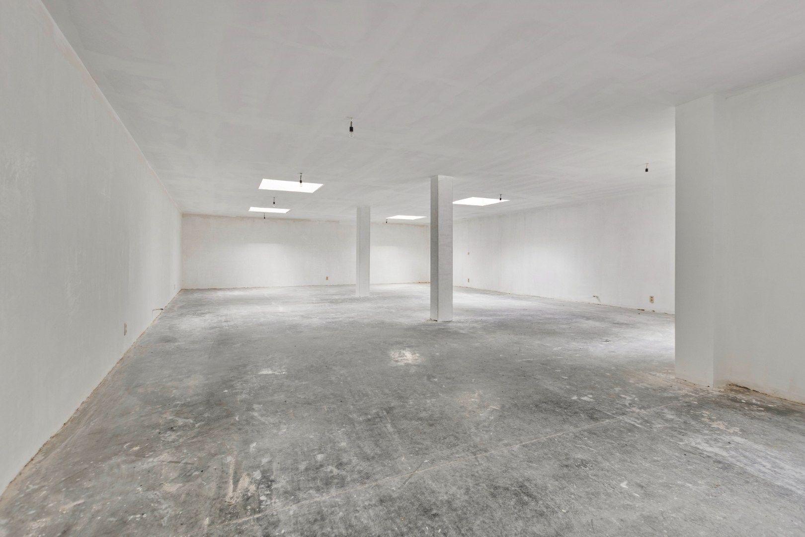 Ruime handelspand van 243 m² centraal gelegen in Mol centrum !  foto 10