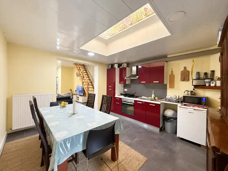 Ruime woning met 4 slaapkamers en terras nabij de Palinghuizen foto 5
