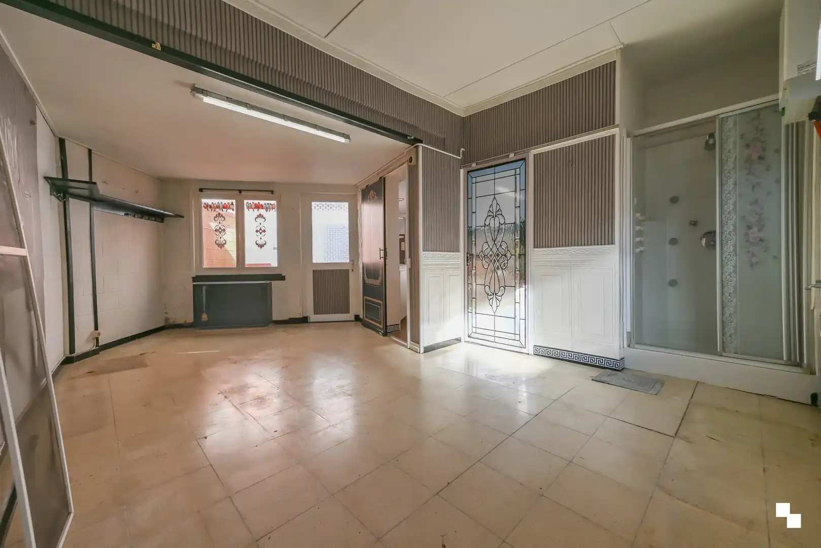 Knusse rijwoning nabij centrum Izegem foto 14