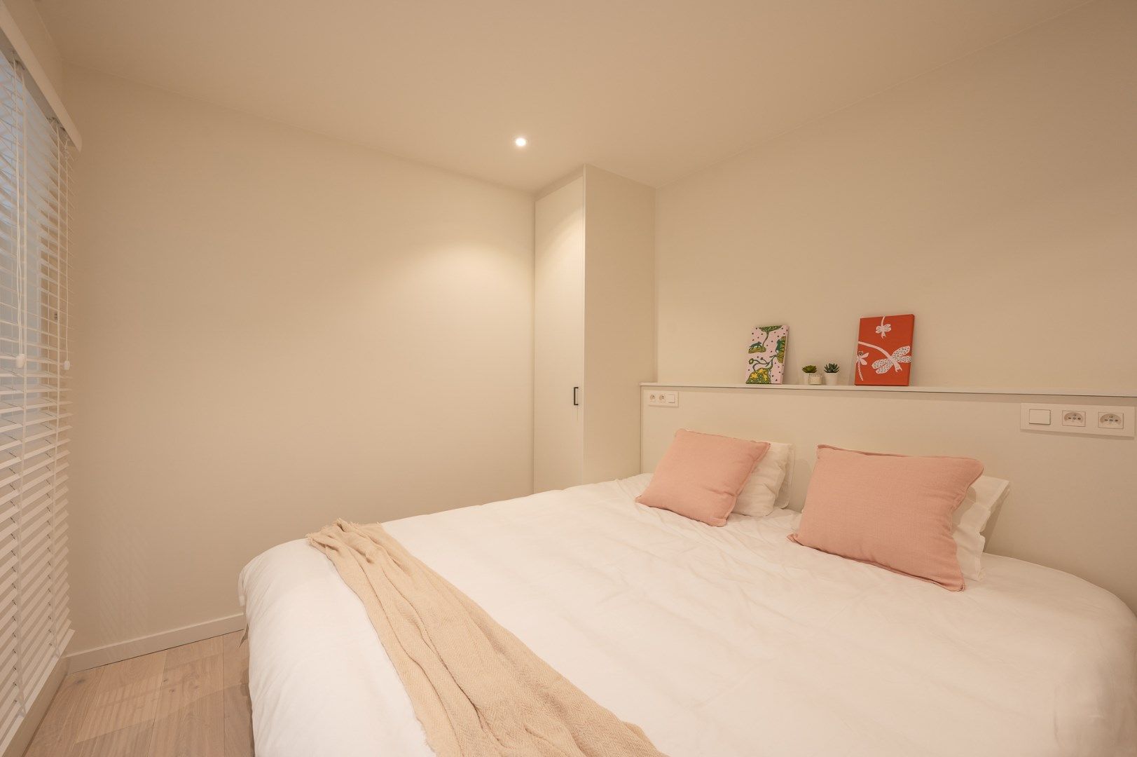 Prachtig gerenoveerd appartement met open panoramische zichten en zeezicht, op het Heldenplein te Heist foto 10