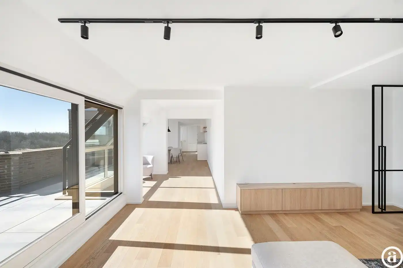 Ruim duplexappartement met 4 slaapkamers en zonneterras.  foto 11