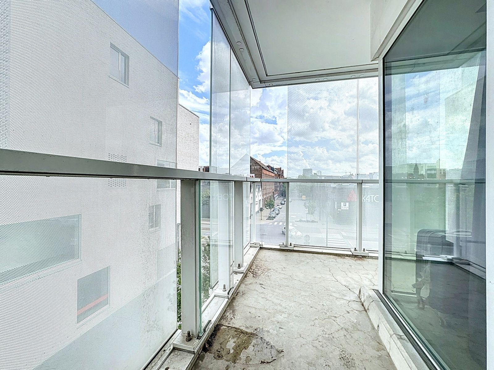 Studentenkamer met terras, kelder en parking. foto 5