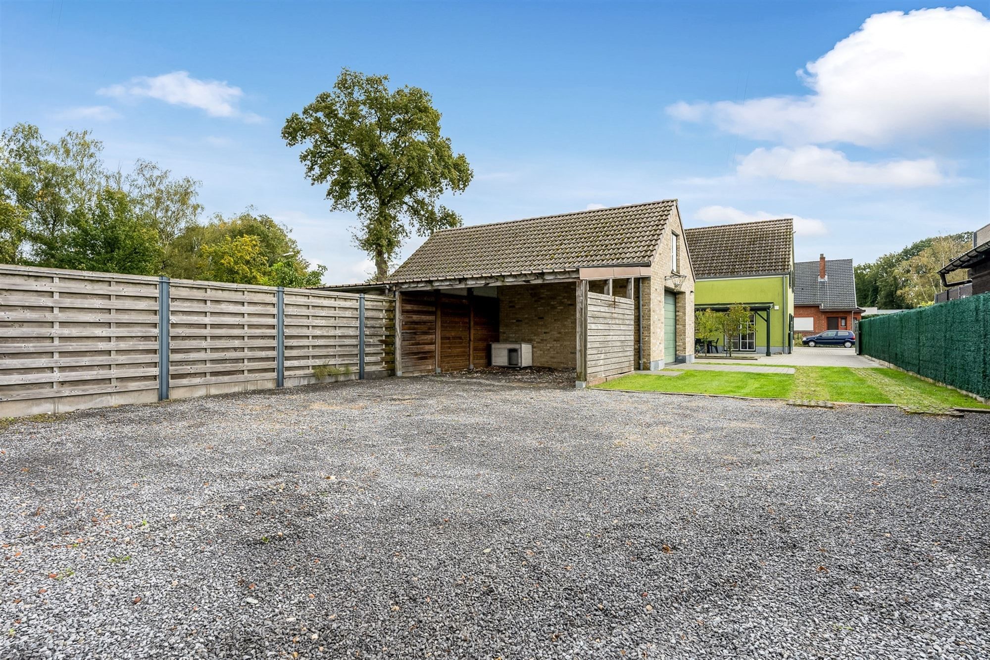 PERFECT ONDERHOUDEN EN INSTAPKOLARE HOB MET 3 SLAAPKAMERS RUSTIG GELEGEN OP EEN PERCEEL VAN 5A13CA TE PAAL foto 18