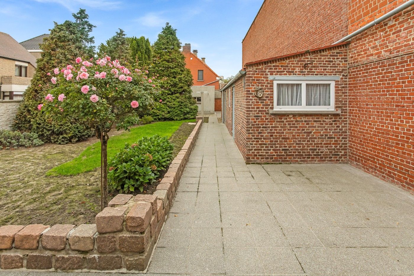 Te renoveren, halfopen bebouwing met 3 slpk, gezellige tuin en garage foto 21