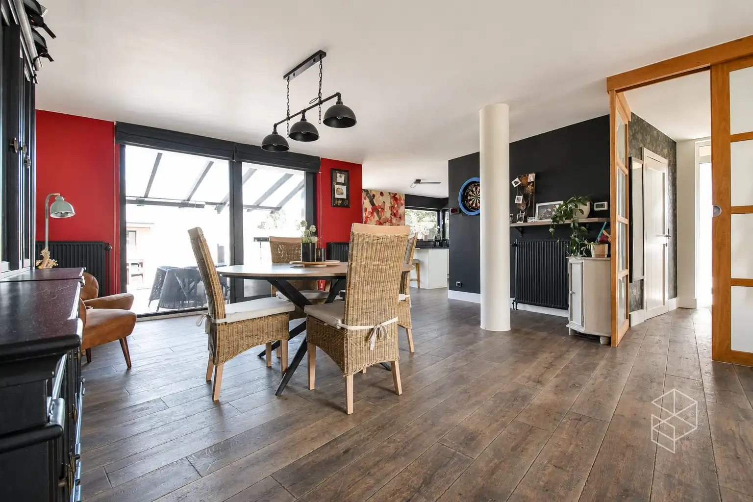 Ruime gezinswoning met 4 slpks en volwaardig polyvalent bijgebouw en grote tuin foto 5