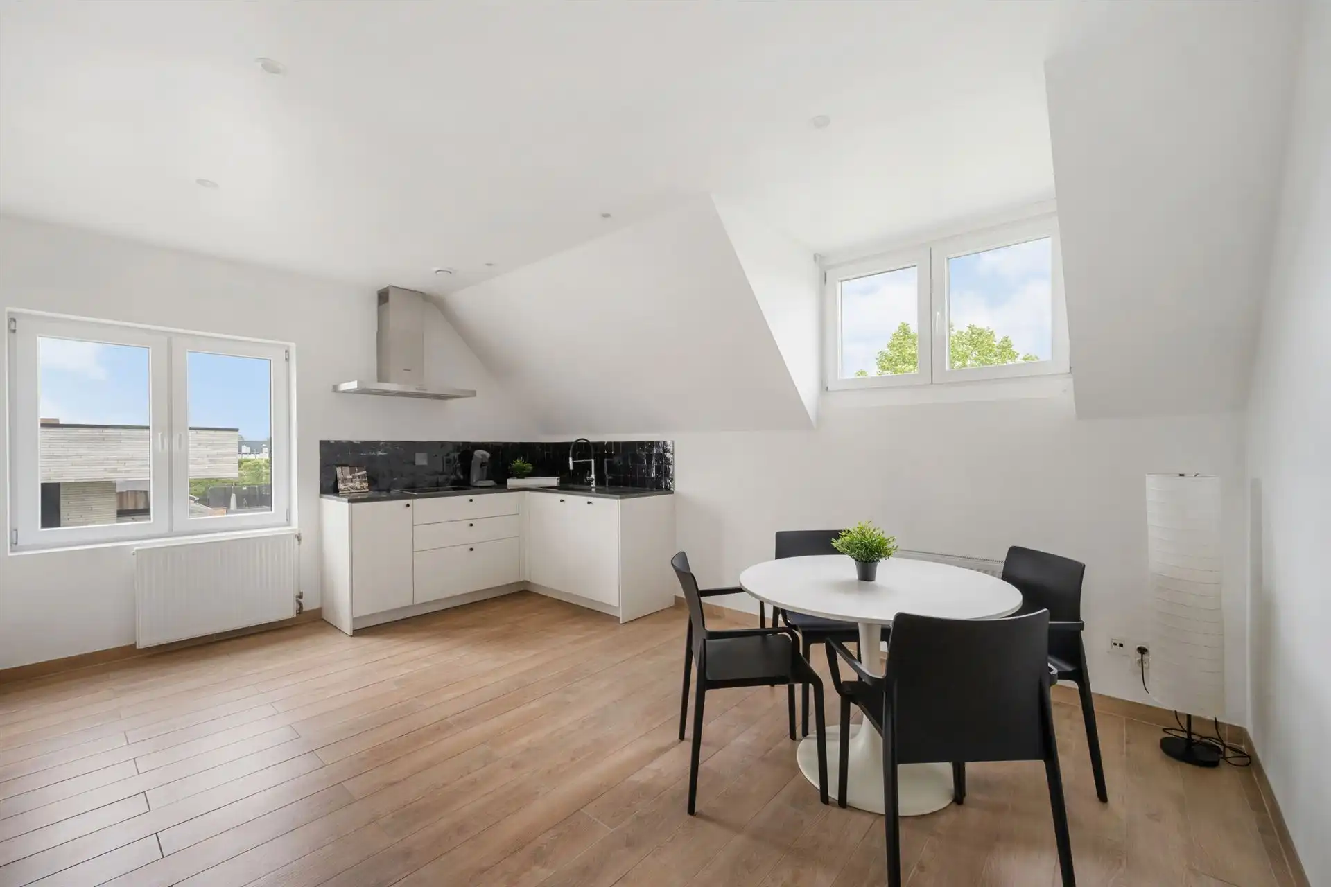 Ideaal kantoorgebouw/praktijk met appartement/extra kantoor foto 19