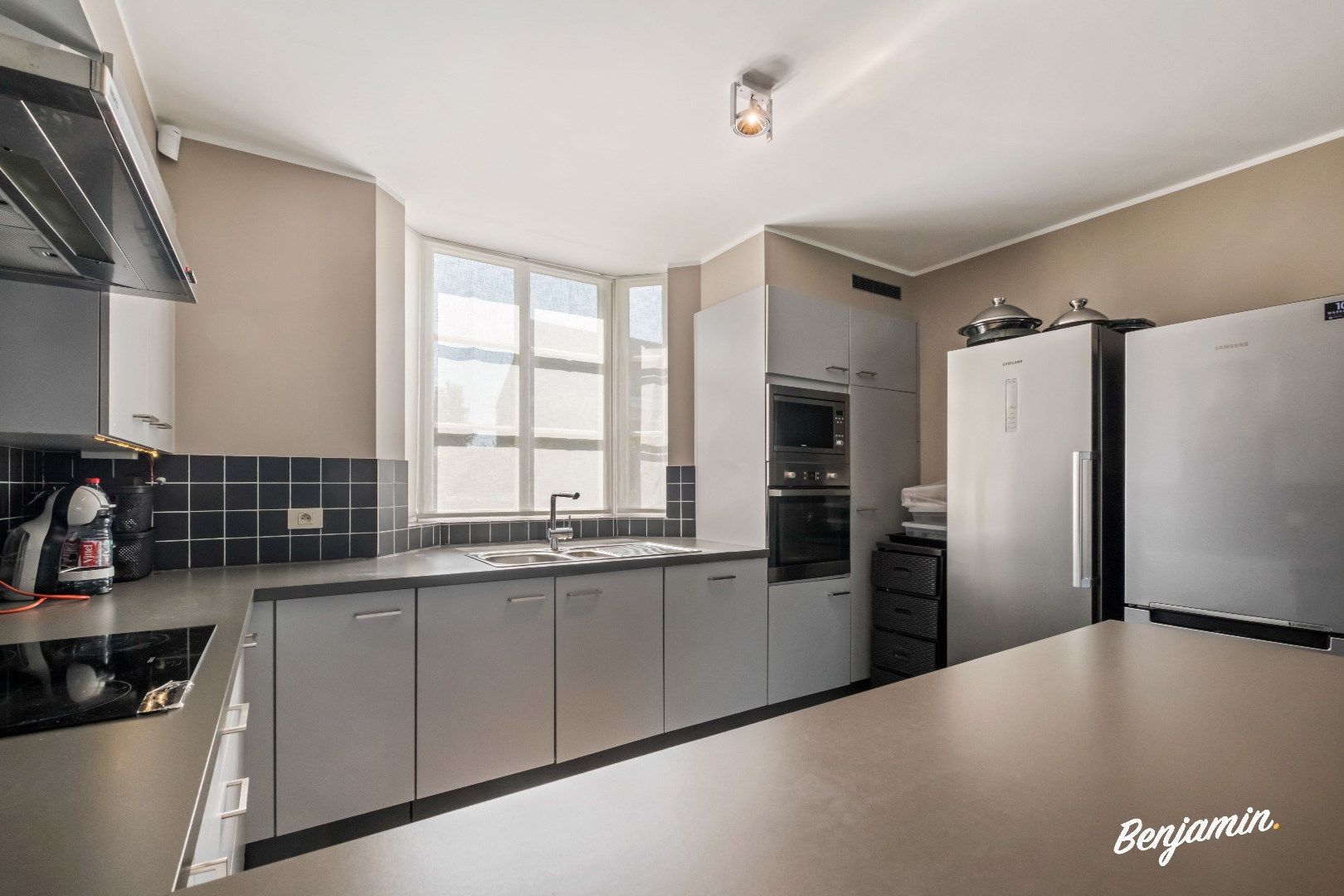 Recente, instapklare woning met 4 slaapkamers, tuin en carport in Kortrijk-centrum foto 9