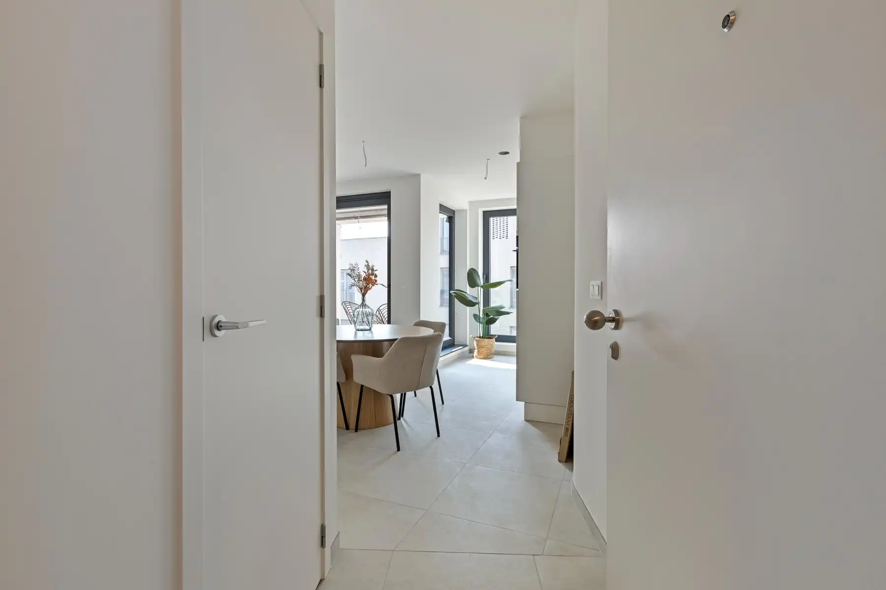 Kwalitatief en hedendaags wonen tussen stad en natuur foto 2