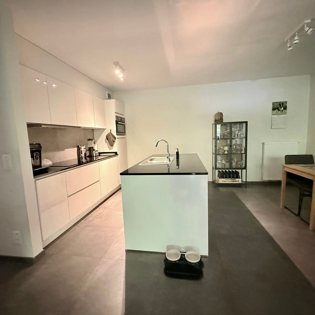 2-slaapkamerappartement gelijkvloers met tuintje foto 3