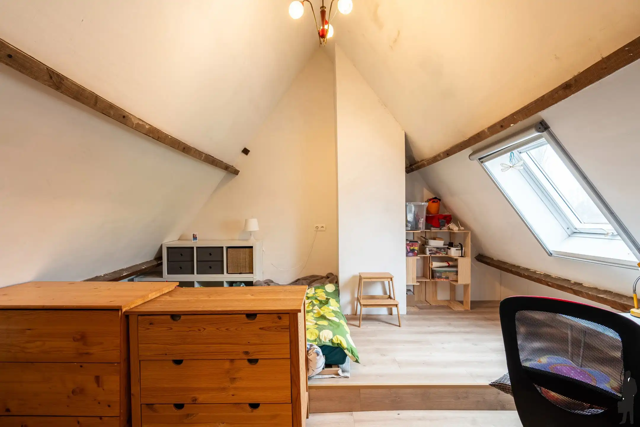 Gezinswoning met tuin, ruime garage en tal van mogelijkheden foto 16