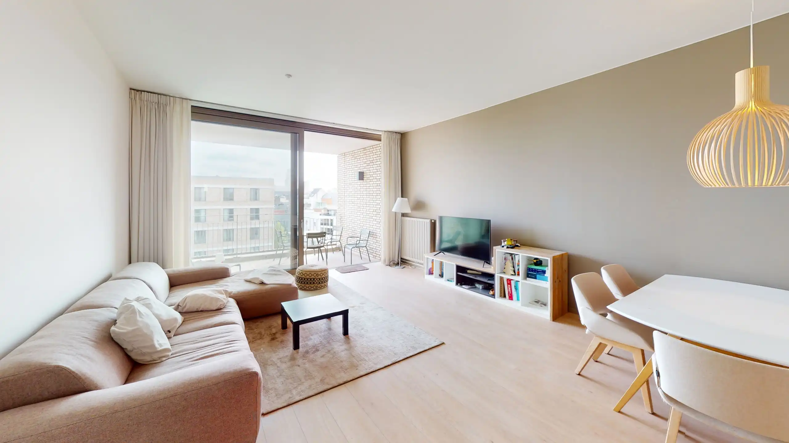 ANTWERPEN - Appartement met 2 ruime slaapkamers en terras  foto 2