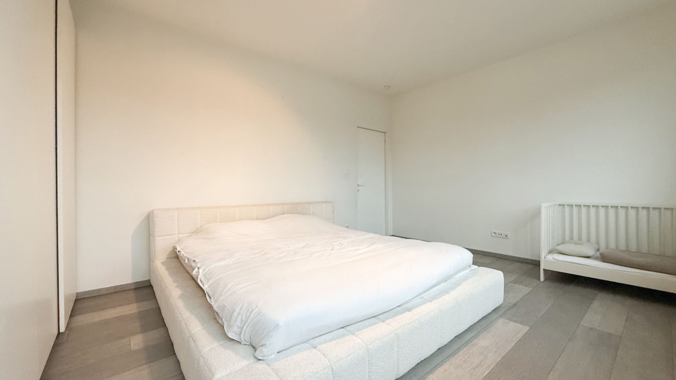 Ruim appartement met 3 slaapkamers en groot terras in Boekt! foto 33