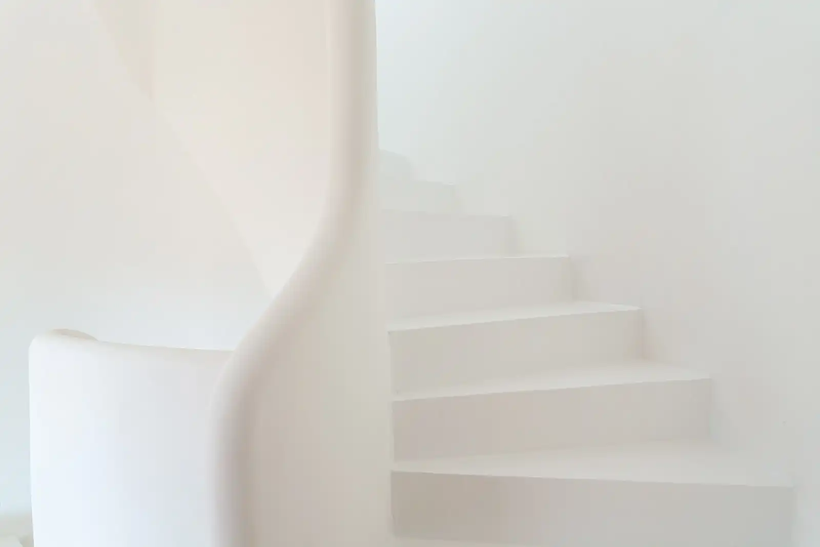 Architecturaal kantoorgebouw op absolute zicht locatie!  foto 9