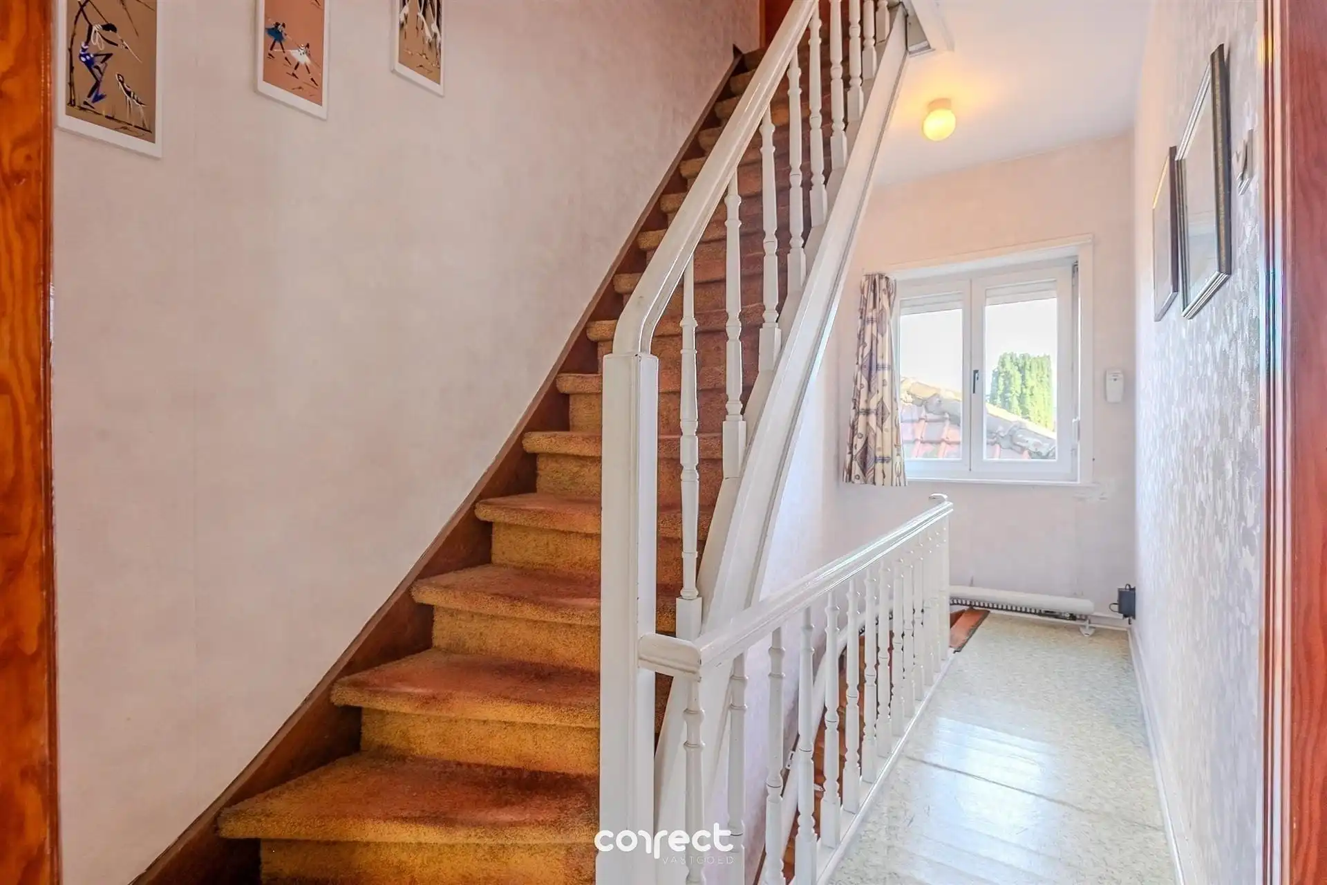 Te renoveren, charmante woning op een mooi perceel. foto 6