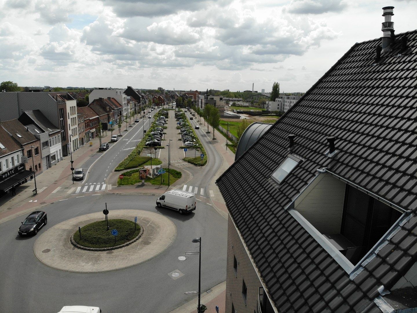 Hedendaags appartement met terras. foto 16