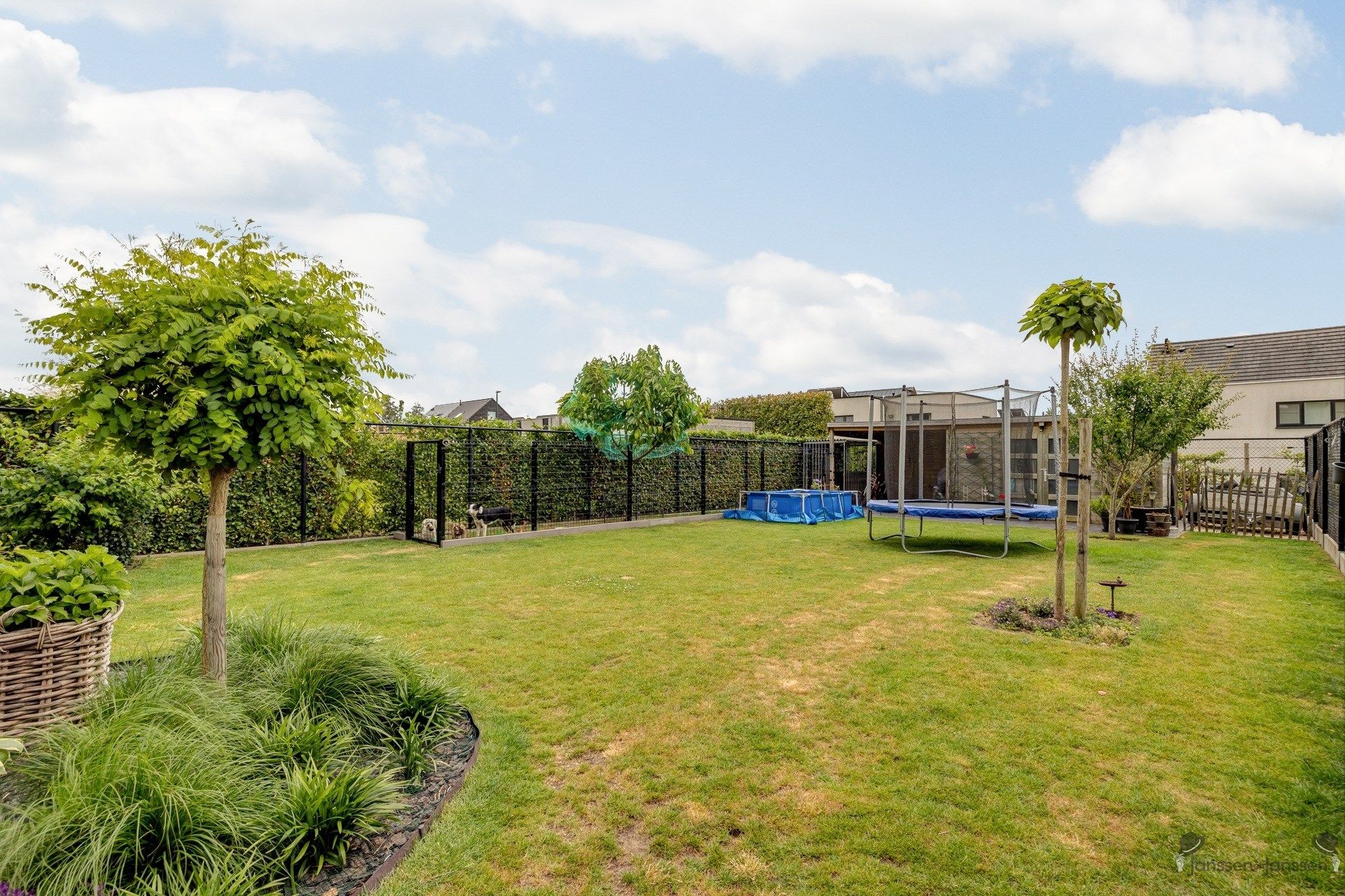 Instapklare gezinswoning met alle comfort en tuin foto 18