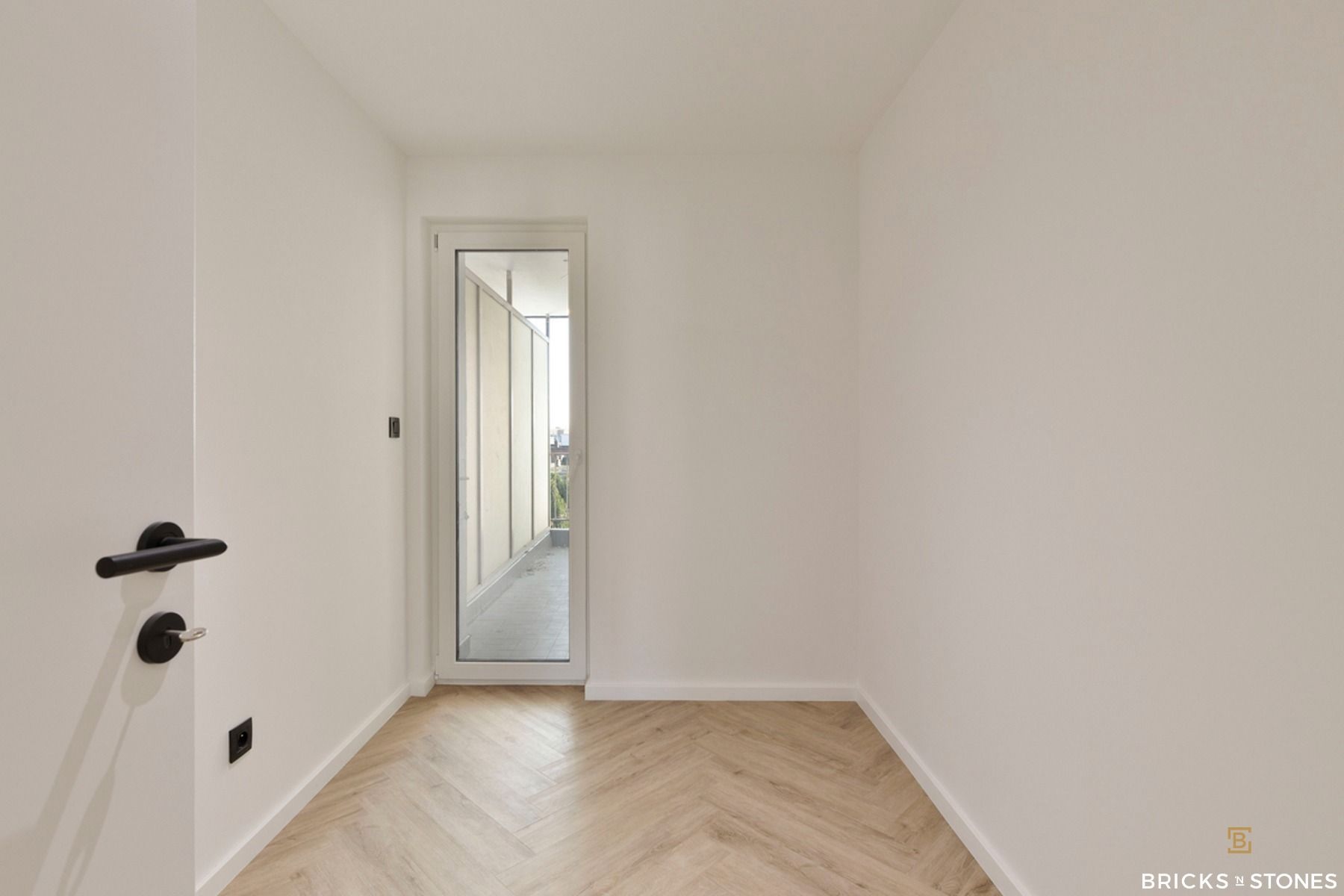 Gerenoveerd energiezuinig app met 3 slaapkamers en terras. foto 8