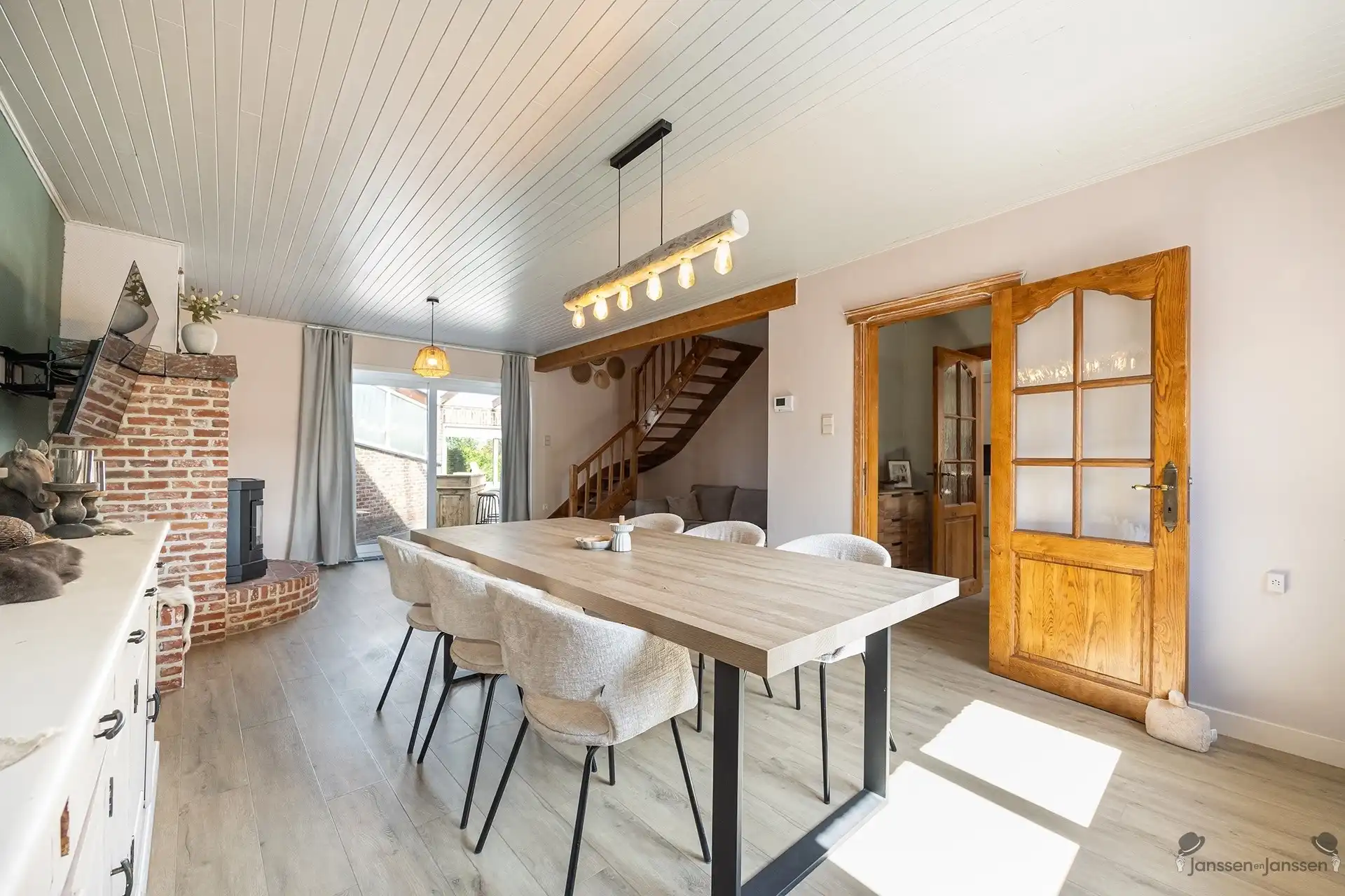 Landelijke woning met mooi uitzicht en weide foto 9