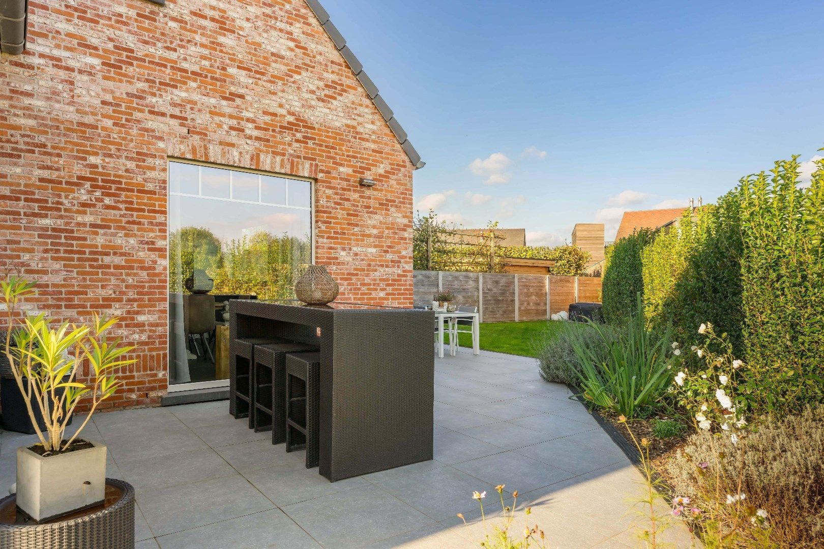 RECENTE HALF OPEN BEBOUWING MET TUIN | GARAGE | 3 SLPKS foto 3