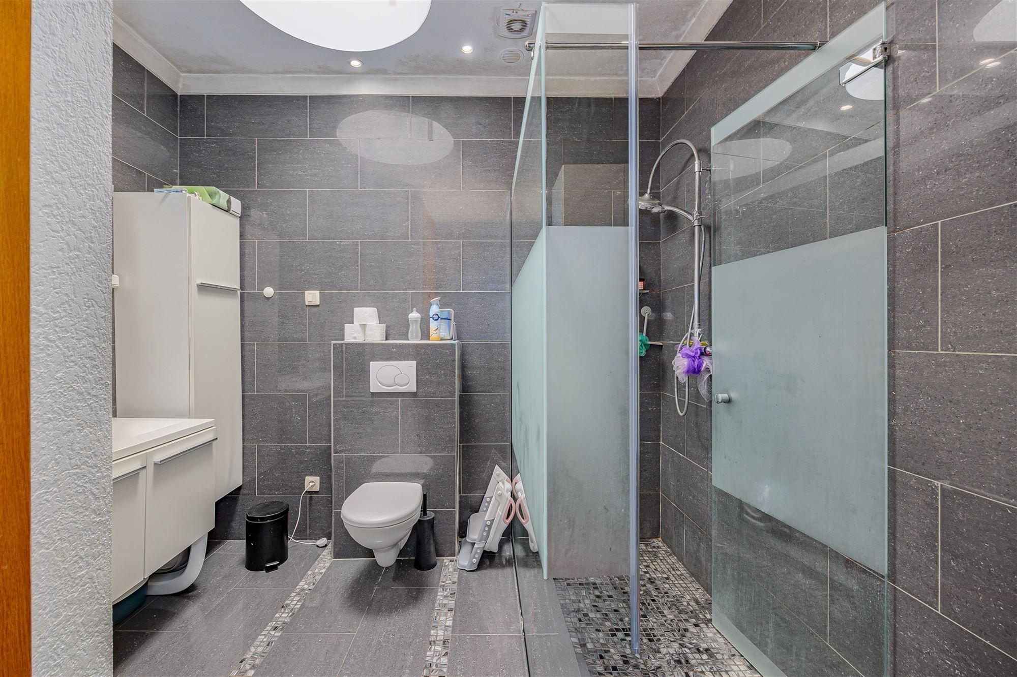 Woning met koer thans ingedeeld in 2 appt foto 10