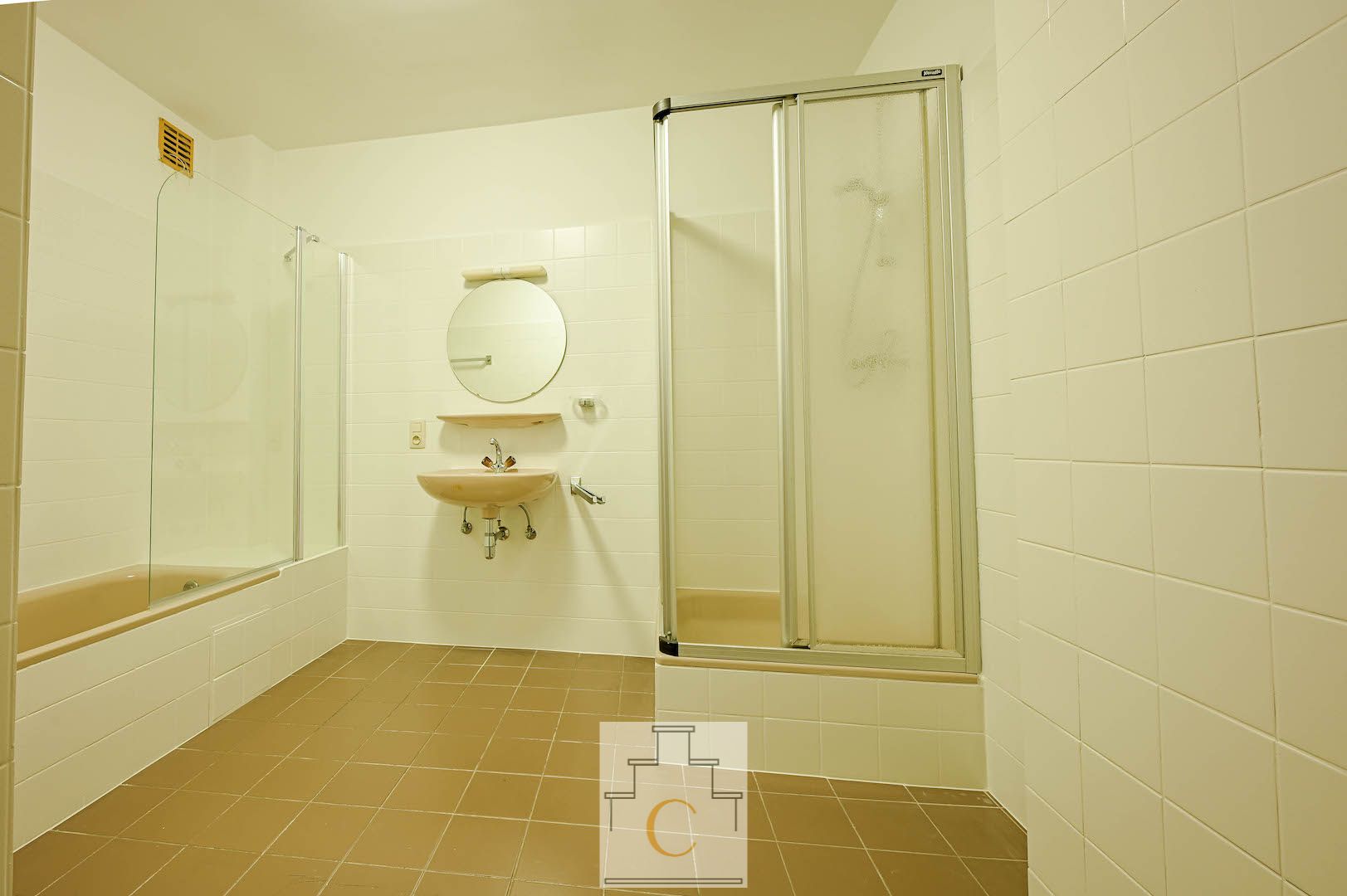 zeer goed onderhouden gelijkvloers appartement (108 m2) op toplocatie in de Moerstraat, met terrras 45 m2 en optionele aankoop kleine autostandplaats en/of grote garagebox foto 15