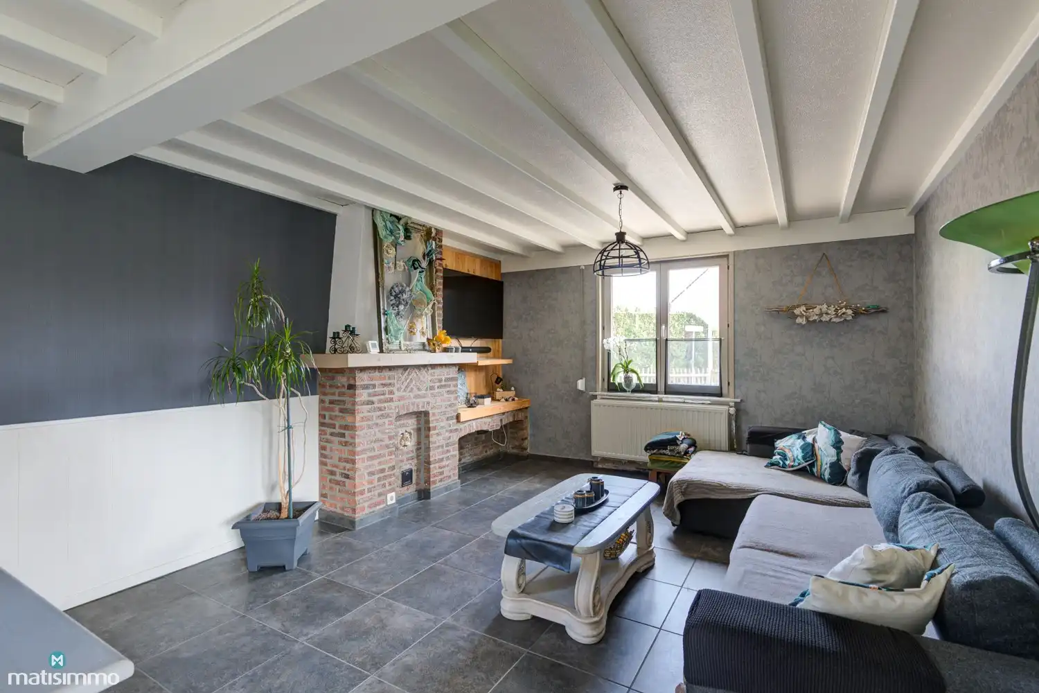 GERENOVEERDE, INSTAPKLARE VRIJSTAANDE WONING MET 3 SLAAPKAMERS IN NEEROETEREN (MAASEIK) foto 3