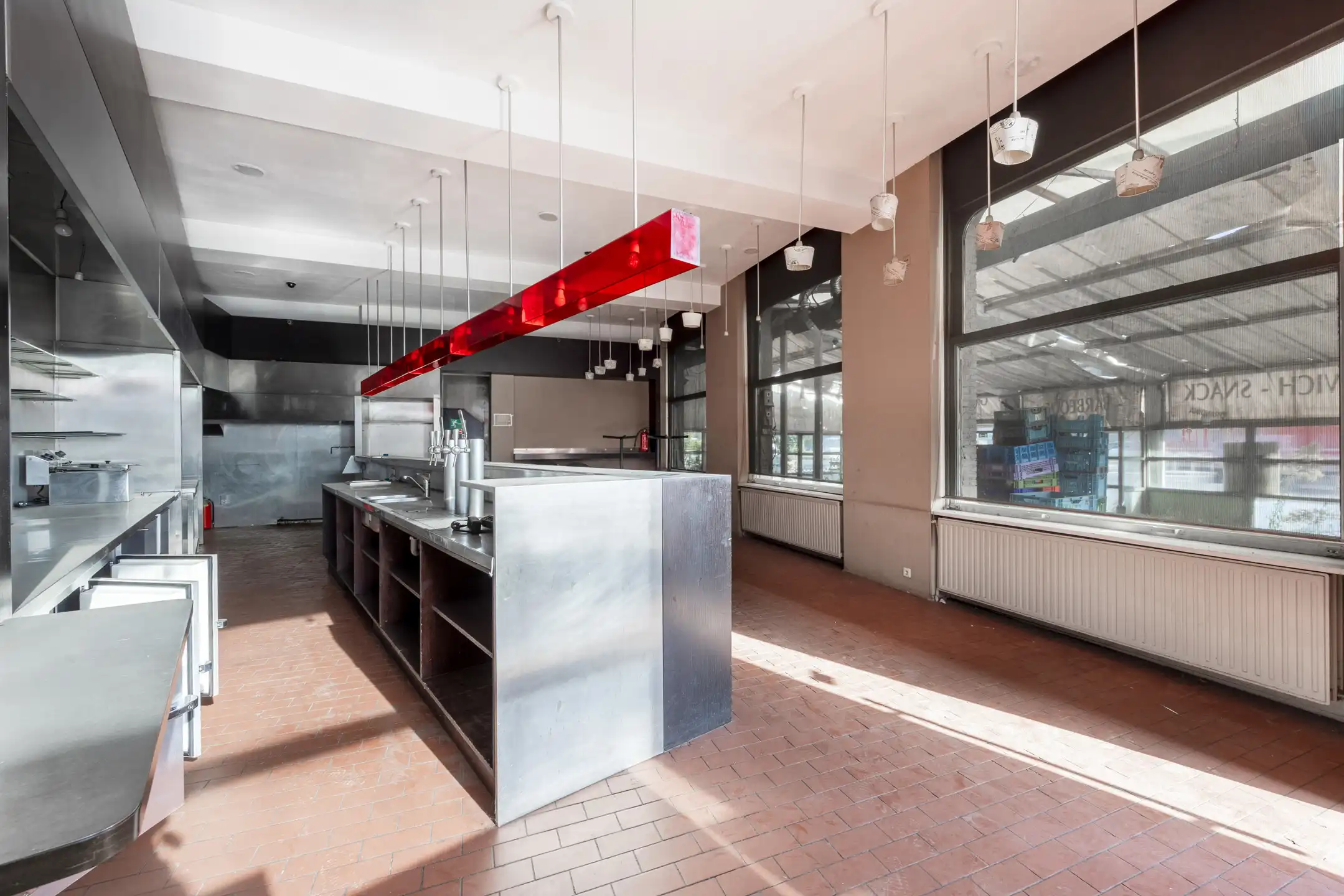 Handelspand +te renoveren appartement op centrale ligging  foto 9