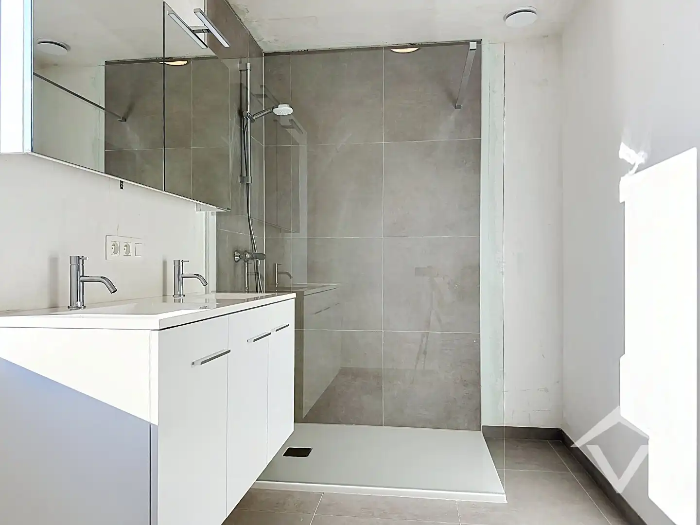 Nieuwbouwwoning met 3 slaapkamers in centrum Koekelare  foto 18