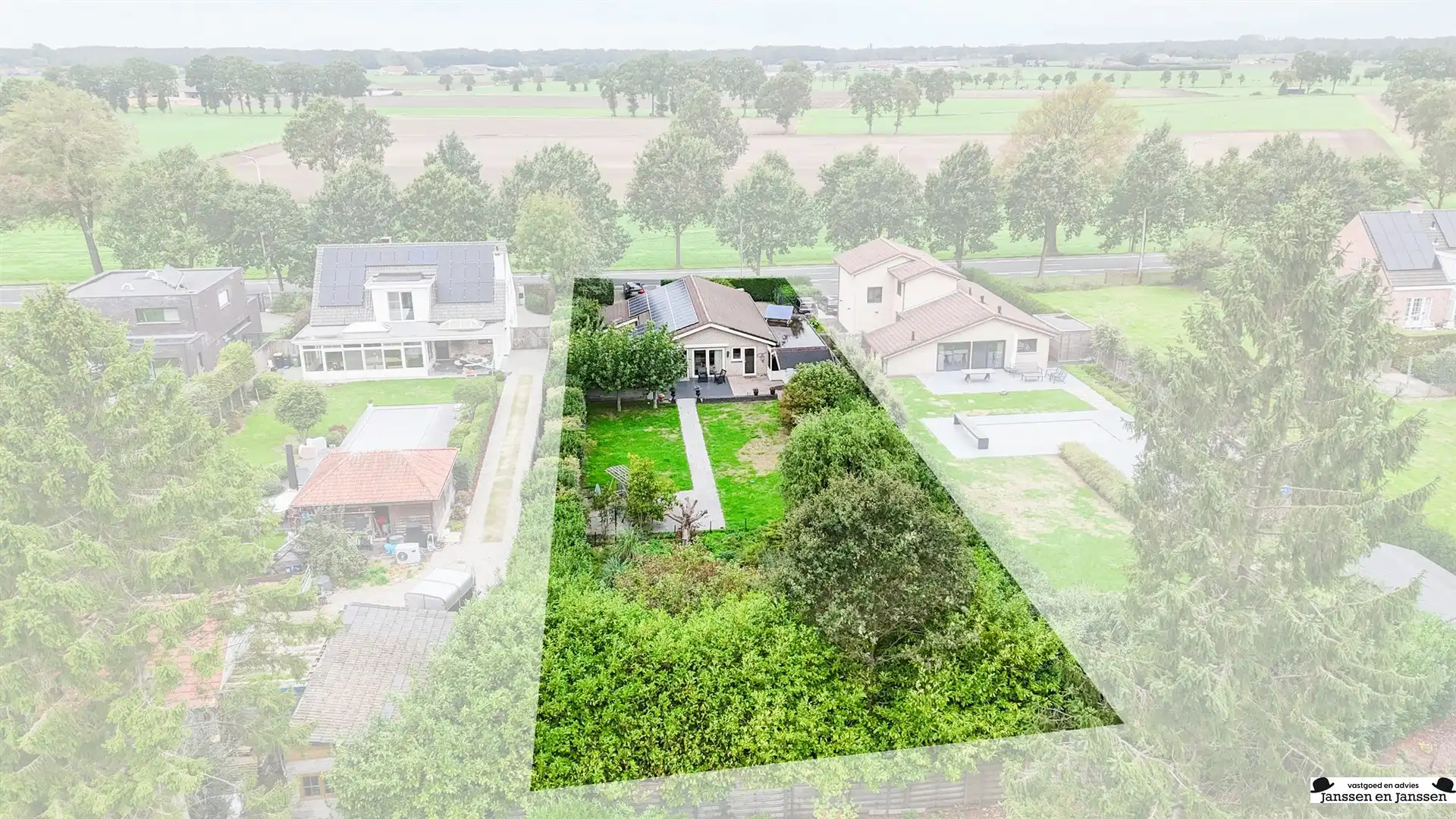 Hoofdfoto van de publicatie: Unieke laagbouwwoning met 4 slaapkamers
