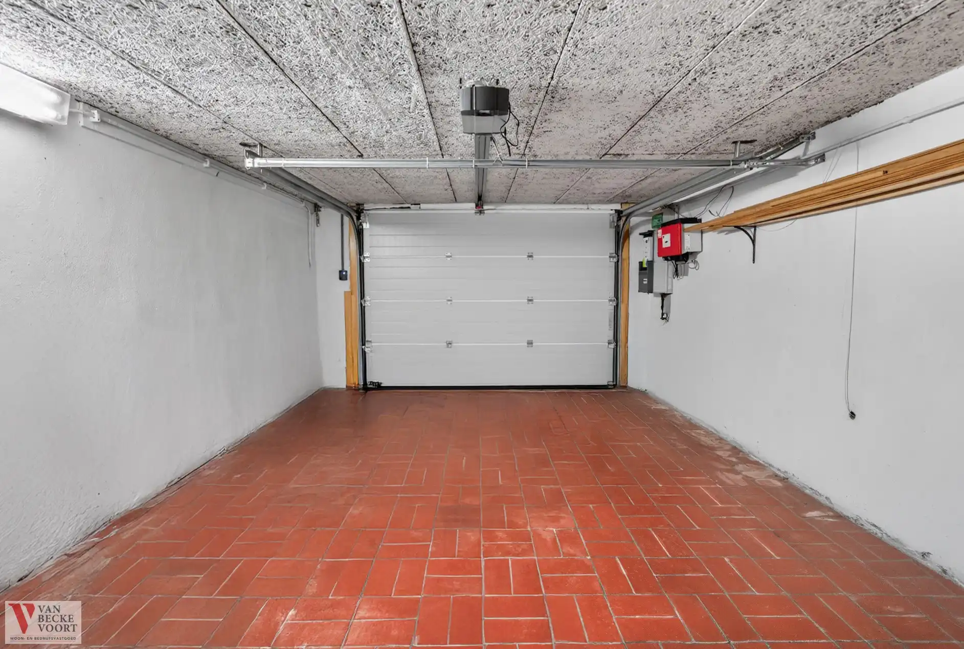 Te renoveren bel-etagewoning met garage foto 11