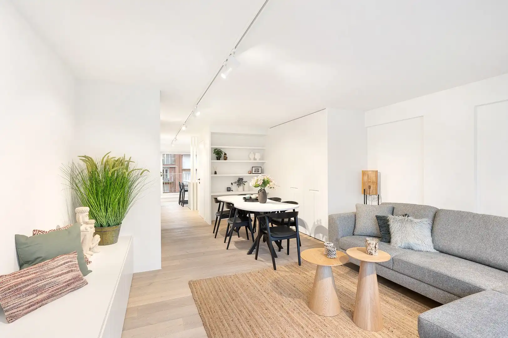 Volledig gerenoveerde penthouse op enkele passen van de zee en de winkels. foto 2