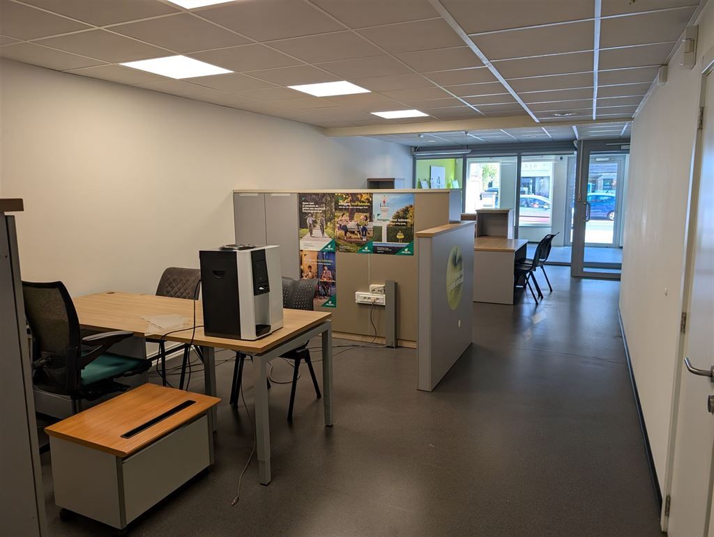 Kantoor of winkel in centrum 's-Gravenwezel foto 7