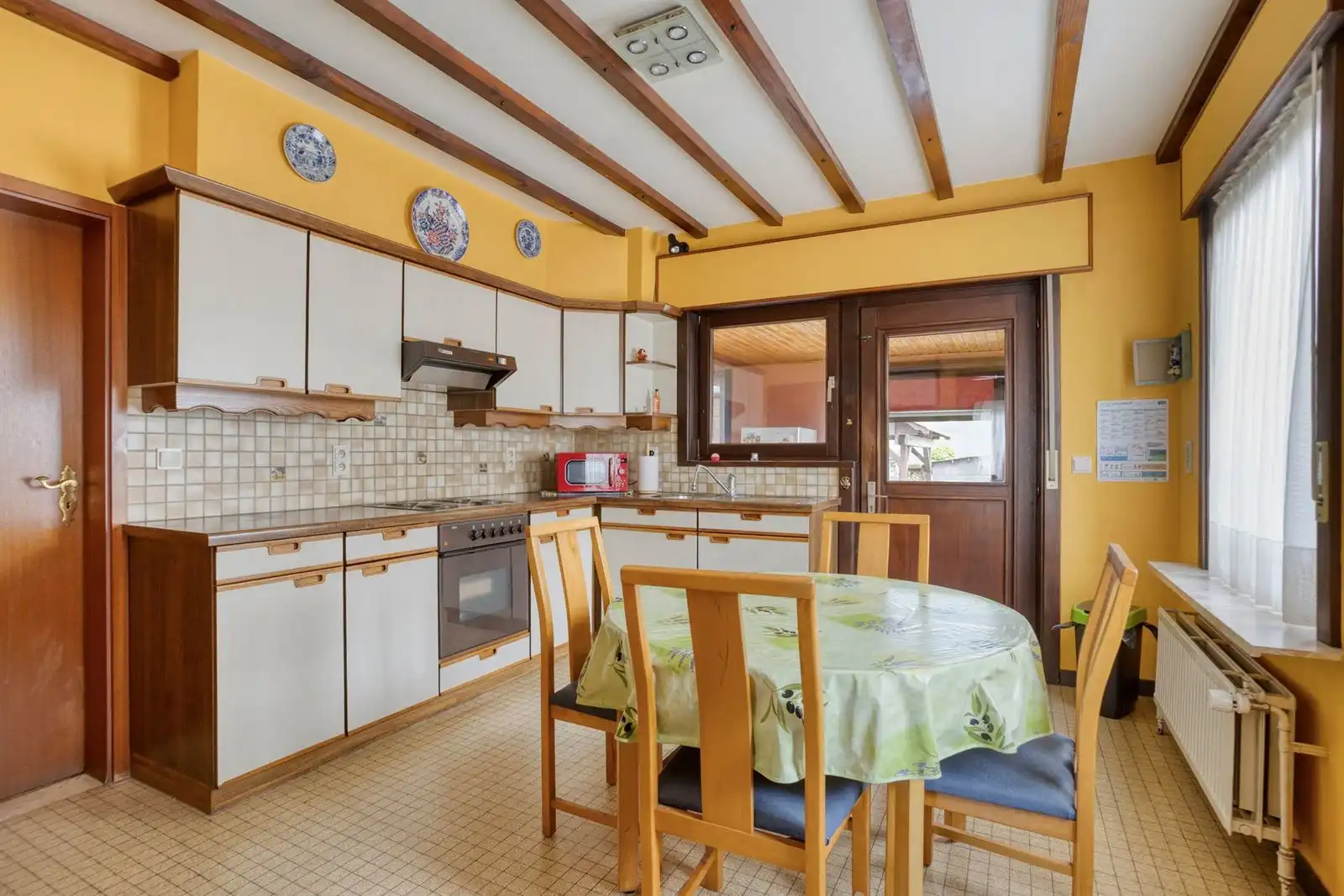 Woning te koop met 3 slaapkamers en ruime zolder foto 10