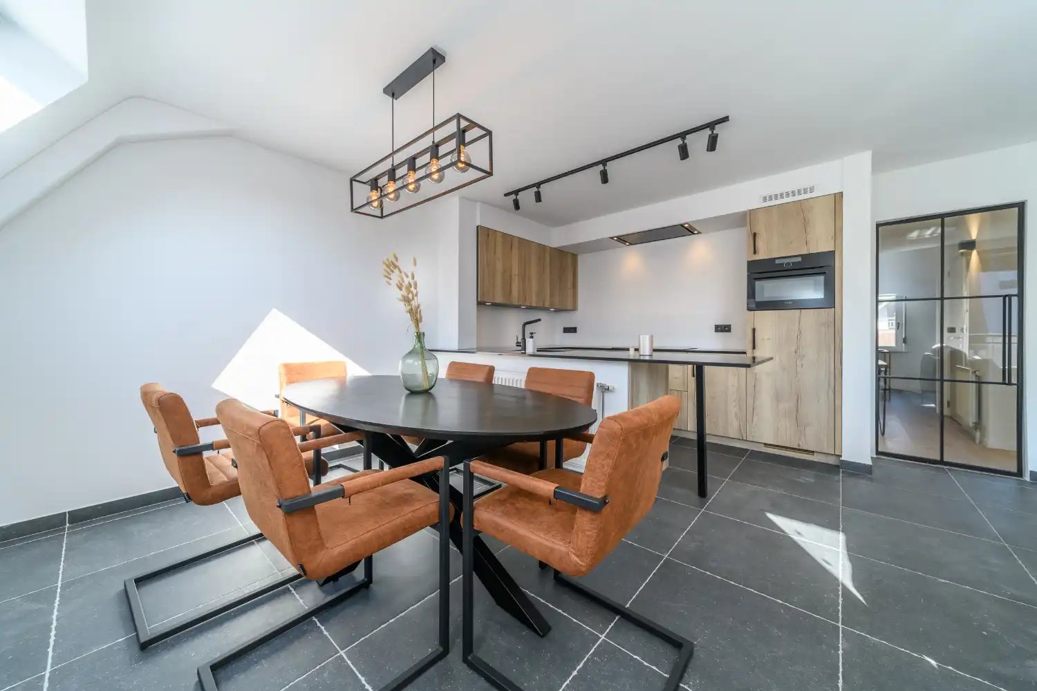 Prachtig gerenoveerd 2 slpk- appartement in centrum Koksijde foto 3